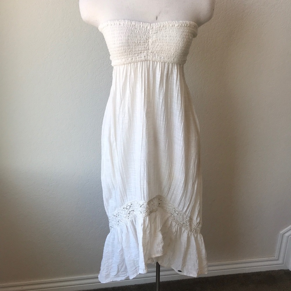 Crochet trim strapless boho dress with cutout back